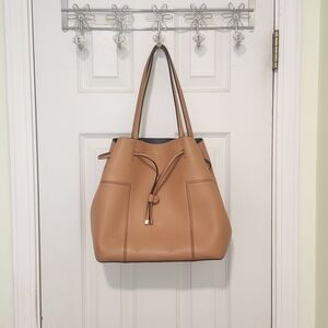 Tory Burch Block T Bucket Bag Tan Leather